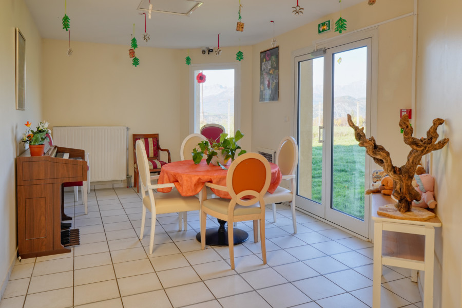 Colisee_-_EHPAD_LE_LAC_LBL_RESIDENCE_DU_LAC_LA_BREOLE_13